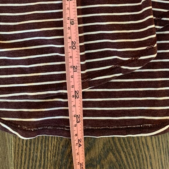 Lululemon Yogini 5 Year Long Sleeve Tee Women's Size 2 - Picture 7 of 7